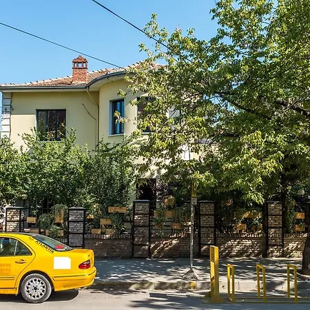 Destil * ティラナ